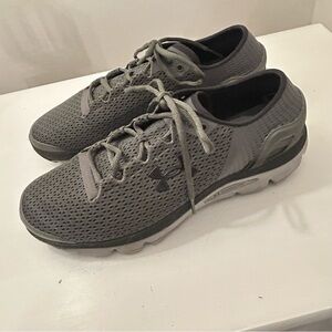 Under Armour speed form Men's Gray Athletic Shoes 10.5
